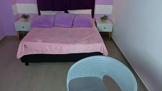 Scarlett__bell