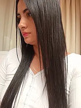 DaniellaGiraldo live cam on StripChat