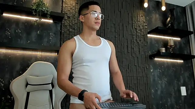 Matias_strong1