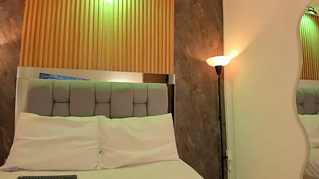 ariana_smith04