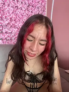 NohaBrooks_Pink