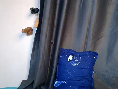 sexylushlila live cam on StripChat
