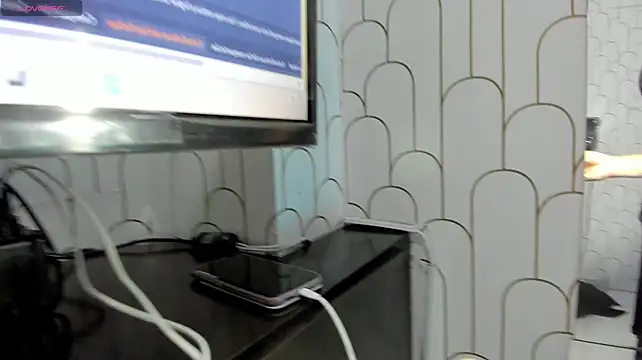 Kitten_blue live cam on StripChat