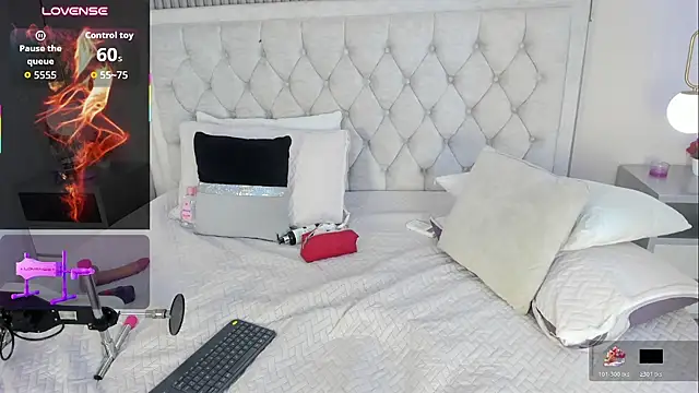 Chloe_petite18