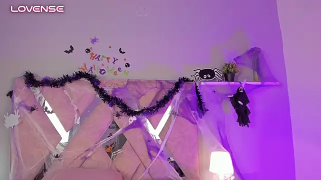 Alexaa_Bloom_