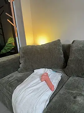 Megan_Lara__