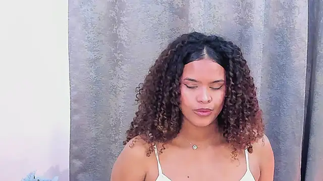 Amelia_bss live cam on StripChat
