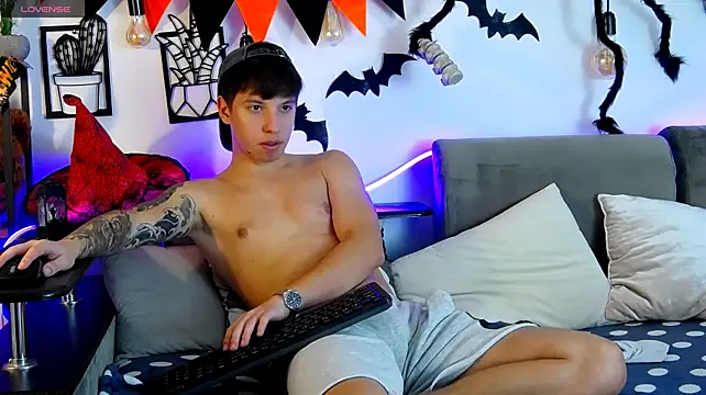ThomasEdisonn live cam on StripChat
