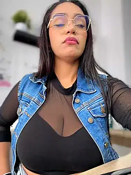 Sara-77 live cam on StripChat