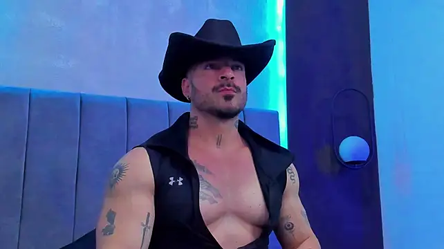 dennis__coxx live cam on StripChat