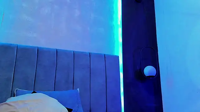 dennis__coxx live cam on StripChat