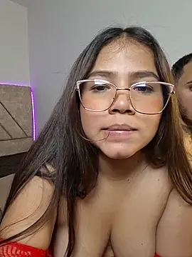 Susi_and_Leo live cam on StripChat