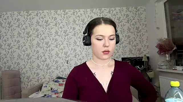 ElizbethPizza live cam on StripChat