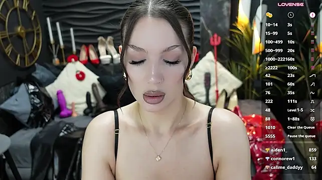 MistressDarsy live cam on StripChat