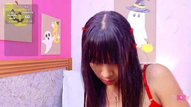 littlee_emilyy_ live cam on StripChat
