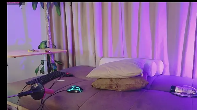 Mila_white1