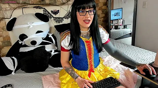 Eva-hall live cam on StripChat