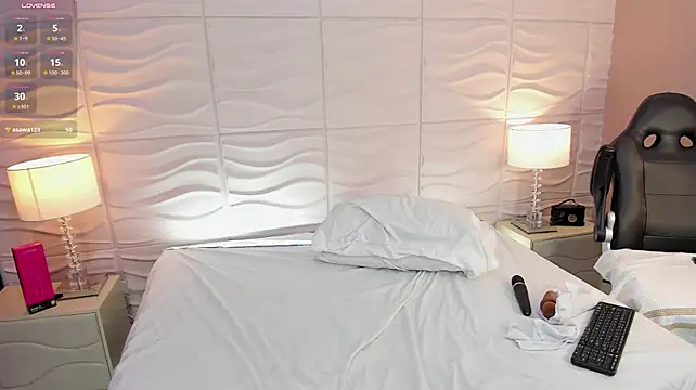 AteneaPercy live cam on StripChat