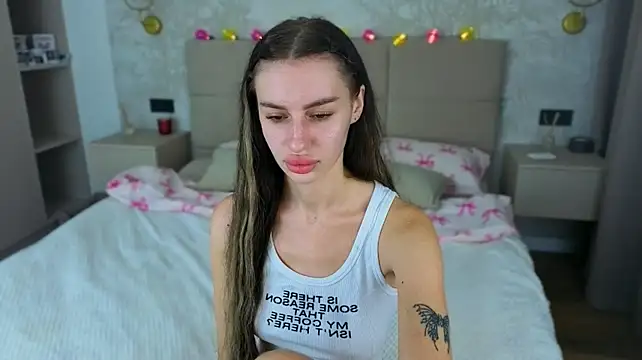 Snow_WhiteeeX live cam on StripChat