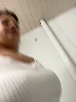 kahreal Live Webcam on Stripchat