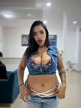 sara-77 (G young) - TOPLESS 4 minutes at the office ✨👑