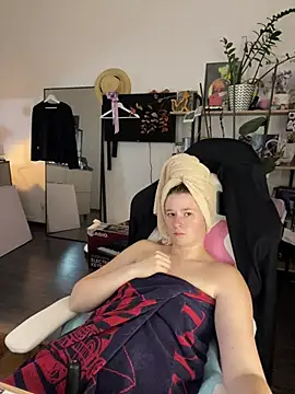 sweetest_pie live cam on StripChat
