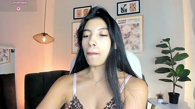Tiffany_Low