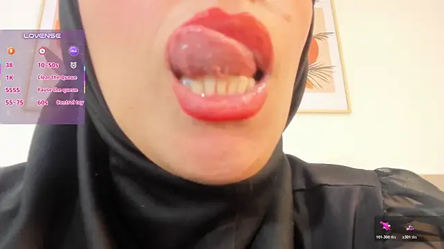 hanajameela (Ask my age) - spank ass and twerking