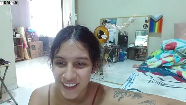 AlinaWoolf_ live cam on StripChat