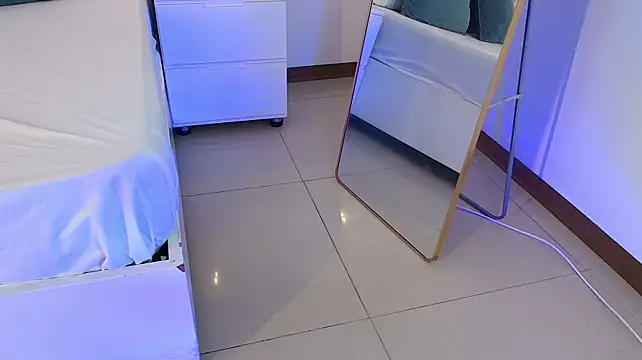 vella_rose