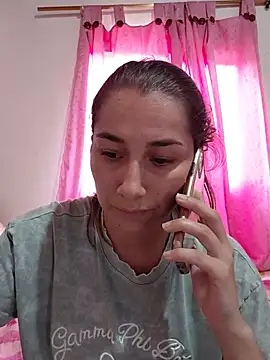 Lipzzy_sun20 live cam on StripChat