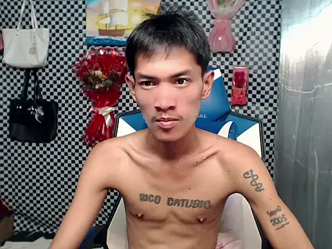 riks_tyler live cam on StripChat