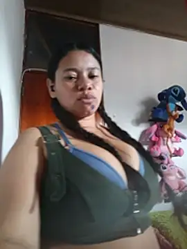 Hannaa_watsoon live cam on StripChat