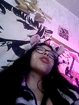 Olivia_Collinns1 live cam on StripChat