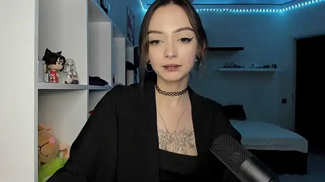 PurrYuna live cam on StripChat