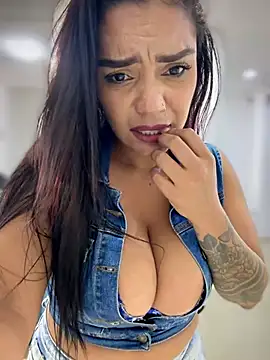Sara-77 live cam on StripChat