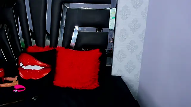MilfMonica1 live cam on StripChat