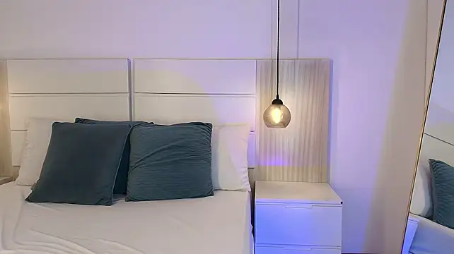 vella_rose
