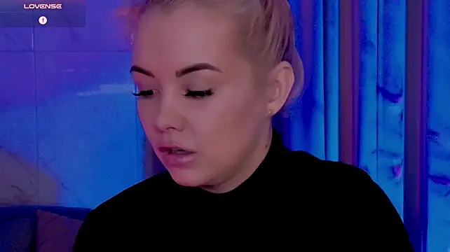 StephanieSweety live cam on StripChat