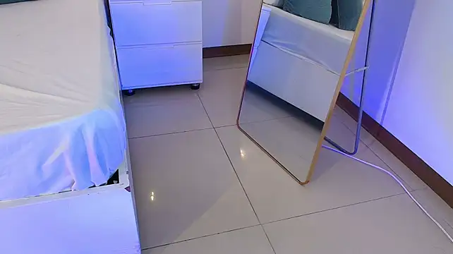 vella_rose