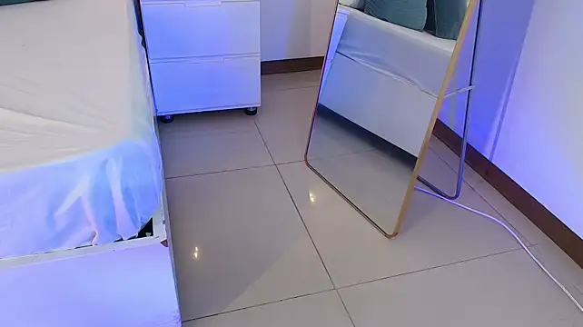 vella_rose
