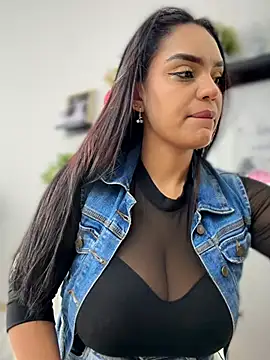 sara-77 (G young) - TOPLESS 4 minutes at the office ✨👑