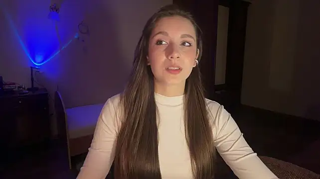 CortneyMontaluo live cam on StripChat