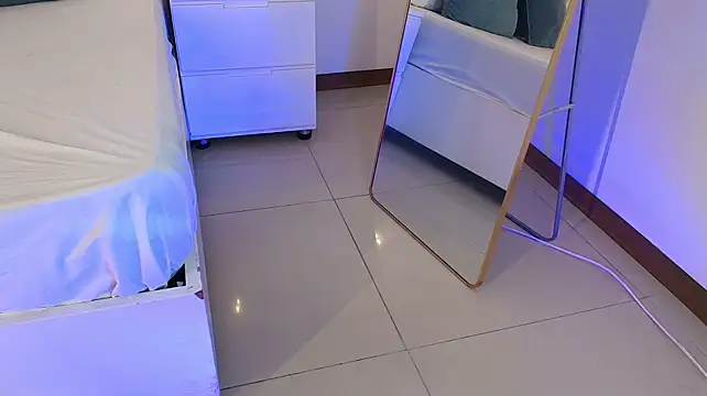 vella_rose
