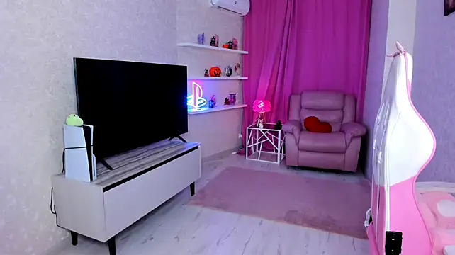 EllaCurtis live cam on StripChat