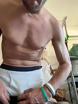 RattledGarbage live cam on StripChat
