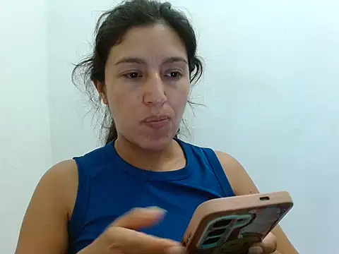 SarahFriendly live cam on StripChat
