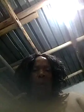 mbalicious72 live cam on StripChat