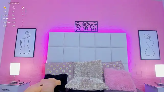 charlotte_kisss