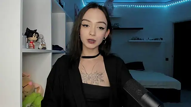 PurrYuna live cam on StripChat